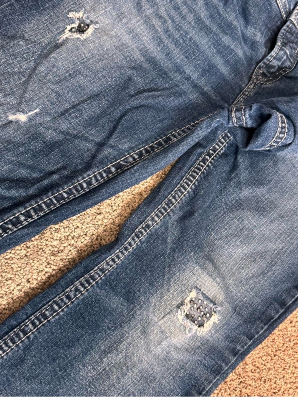 Silver blue Jeans W/ Studd Distressing Details - Picture 3 of 8